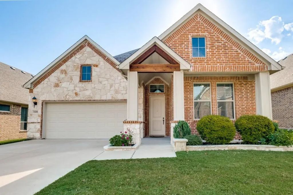 1608 Grace Drive, Euless