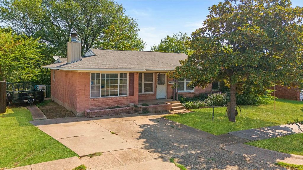 106 Joe White Street, Rockwall