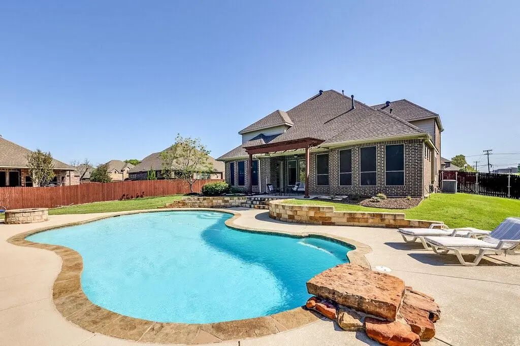 501 Pine Island Circle, Mansfield
