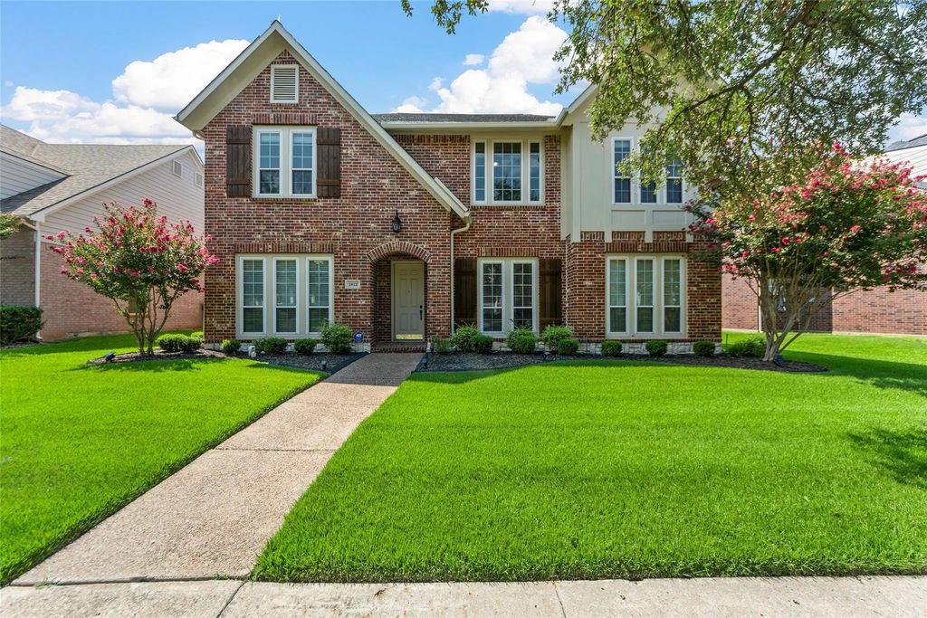 1812 E Branch Hollow Drive, Carrollton