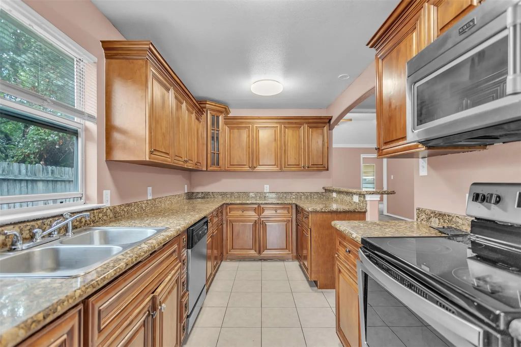 2933 Curvilinear Court, Dallas