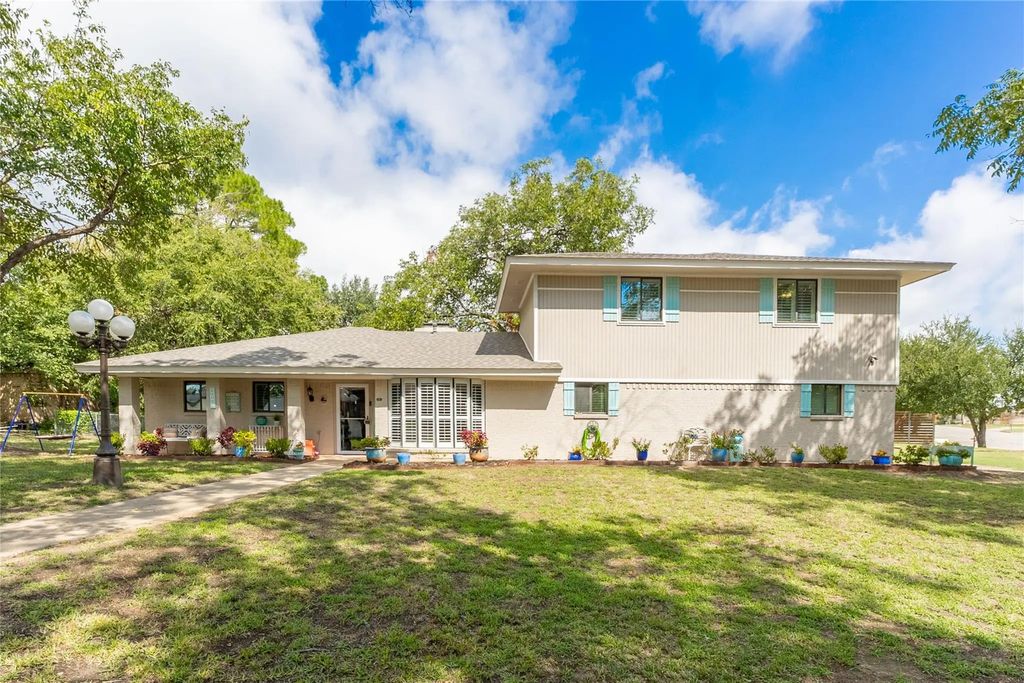 807 Hilltop Drive, Weatherford