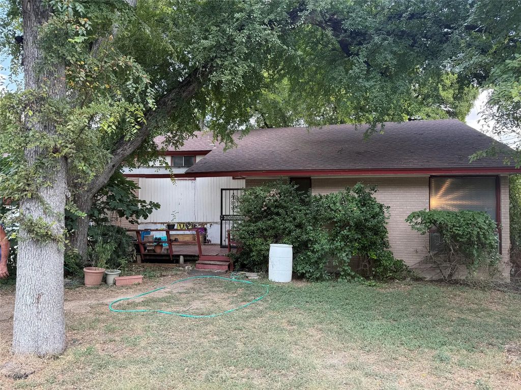 2460 Wildoak Drive, Dallas