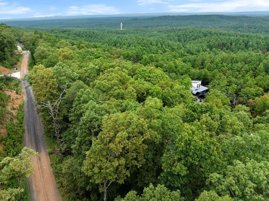 493 Moonshiner Springs Trail, Broken Bow