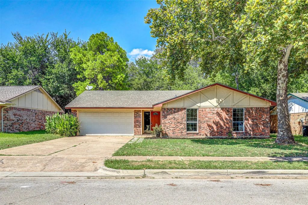 437 E Taylor Street, Keller