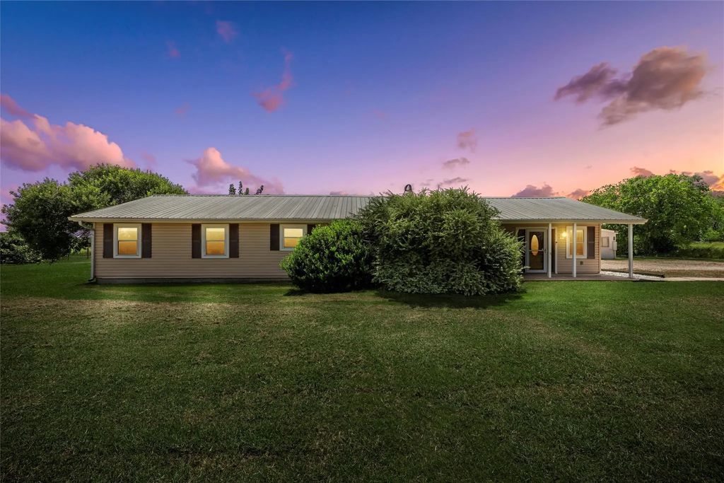 7241 Fm 1237, Moody