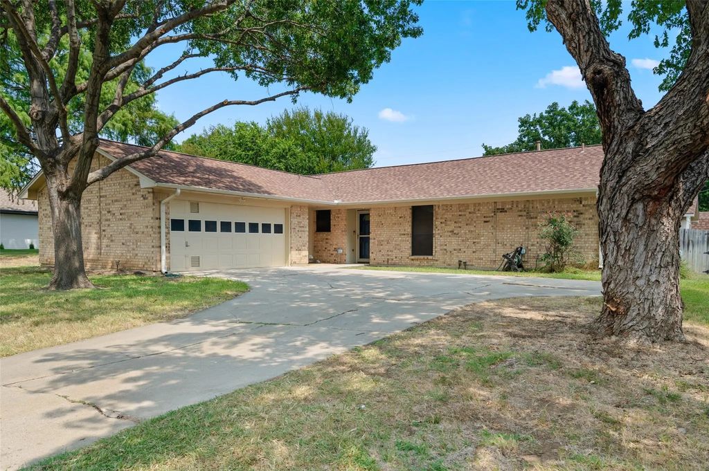 3804 Yellowstone Place, Denton