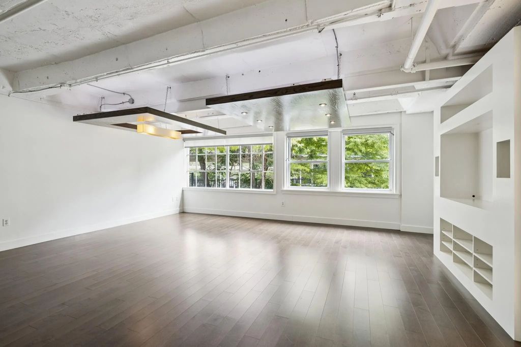 329 E Colorado Boulevard Pv101, Dallas