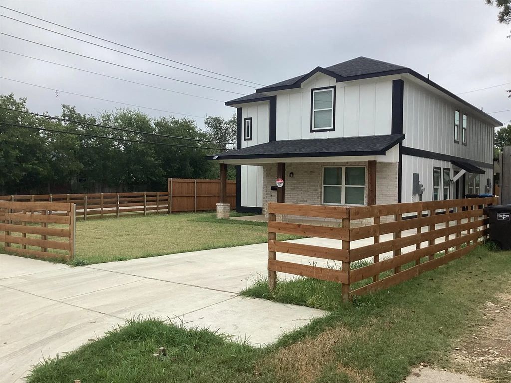 1632 E Arlington Avenue, Fort Worth
