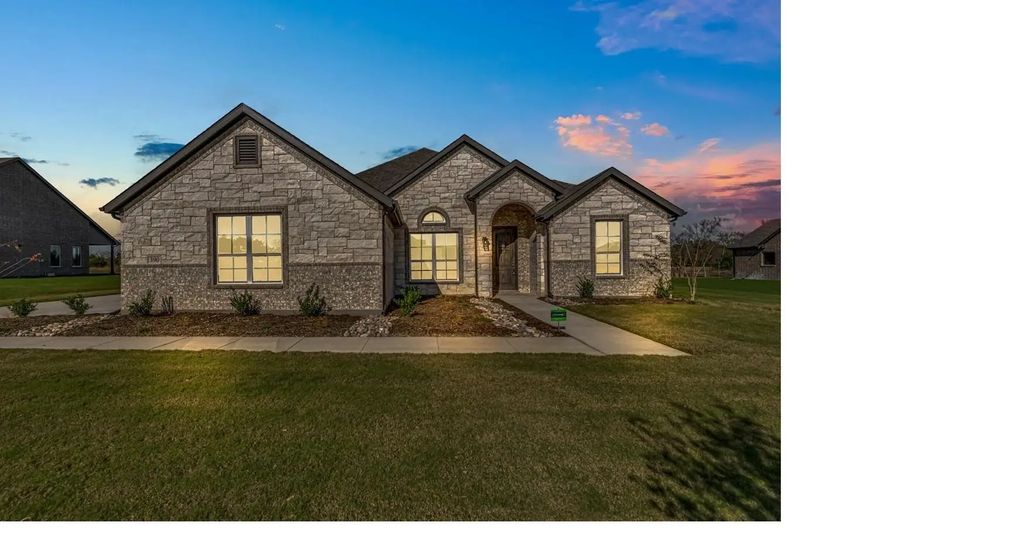 390 Brown Road, Leonard