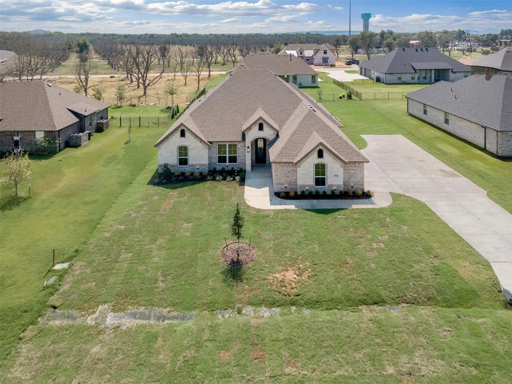 3016 Hazlewood Road, Granbury