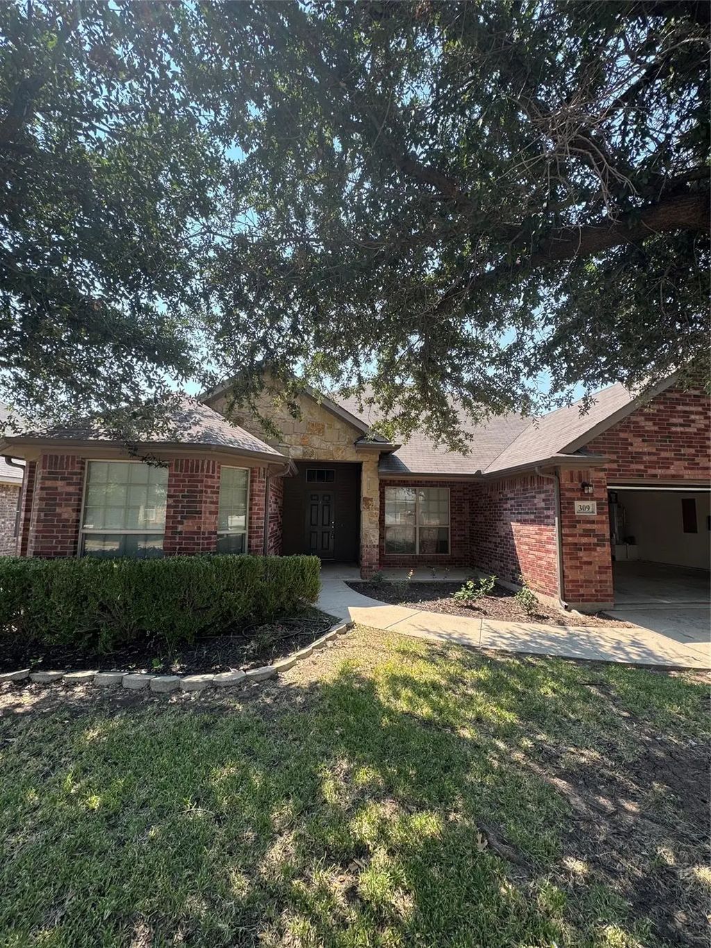 309 Mckamy Boulevard, Denton