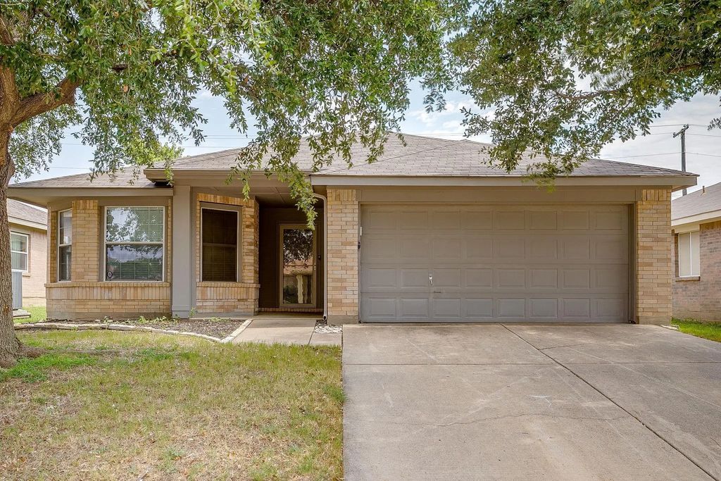 9112 Whistlewood Drive, Fort Worth