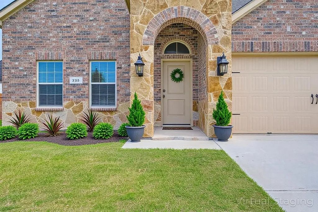 612 Excelsior Drive, Waxahachie