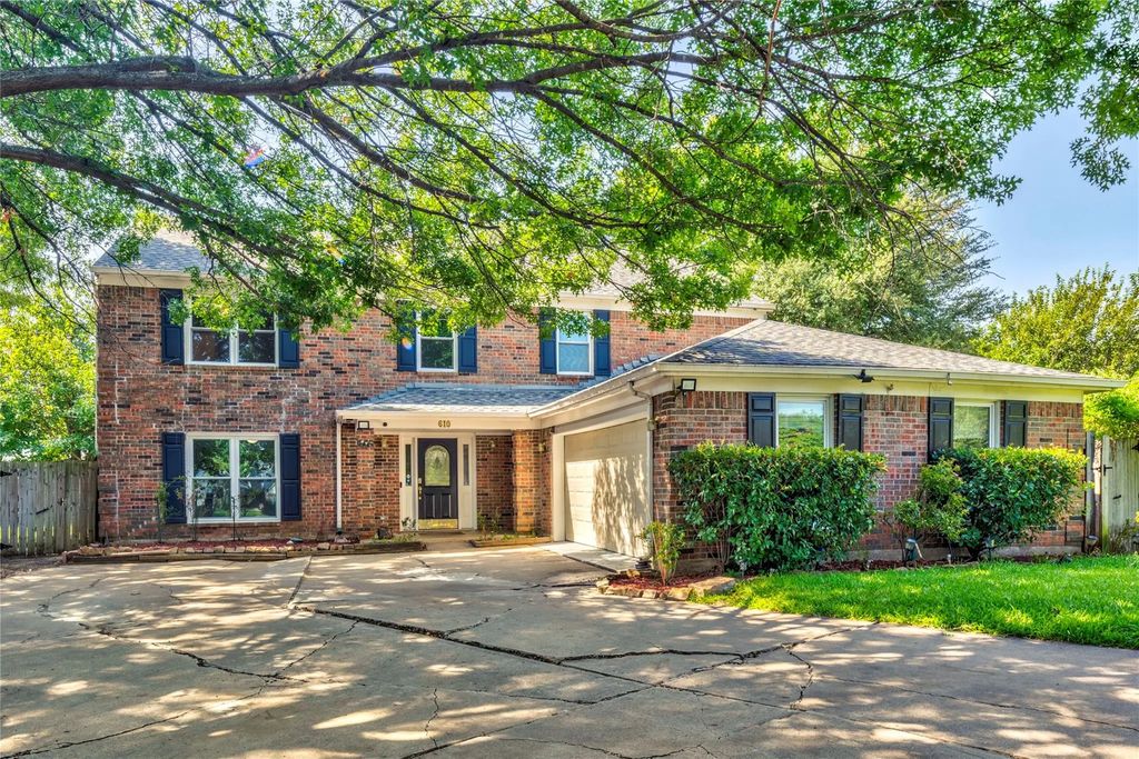 610 Valley Mills Drive, Arlington