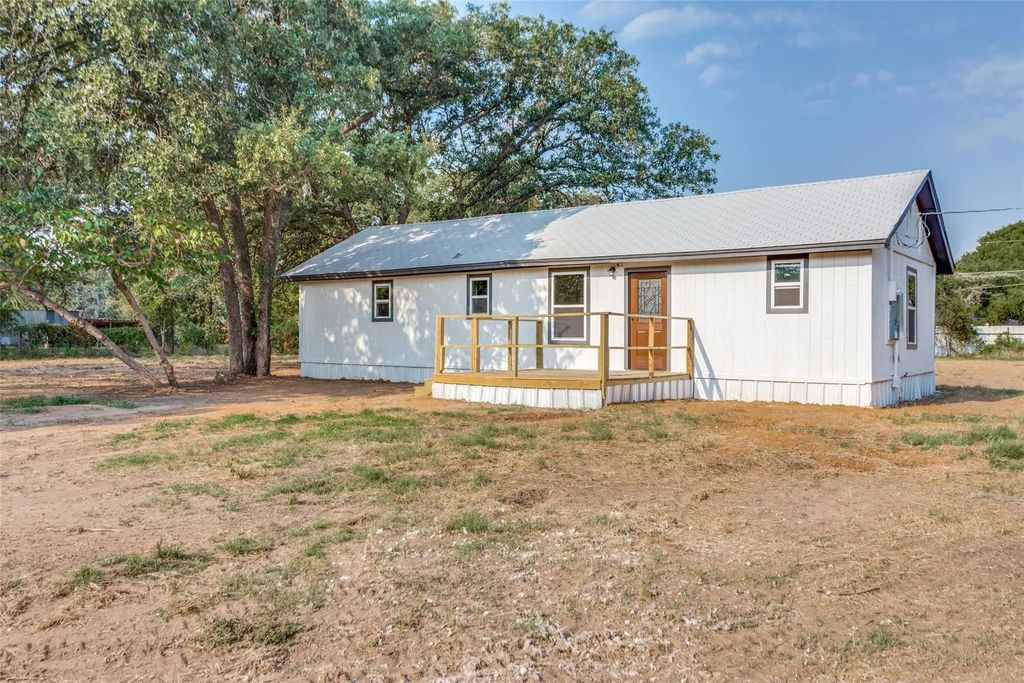 334 Briar Oaks Drive, Azle