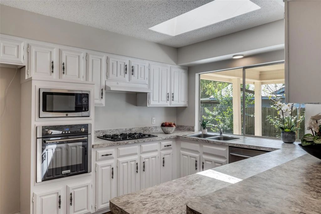 2214 Sam Houston Drive, Garland