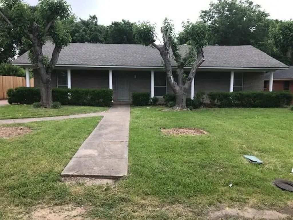 212 Barry Lane, Lancaster