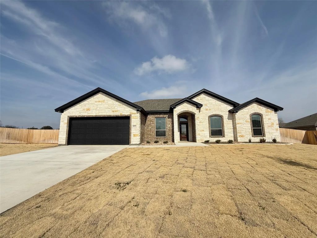 403 Rusty Spur Court, Lorena
