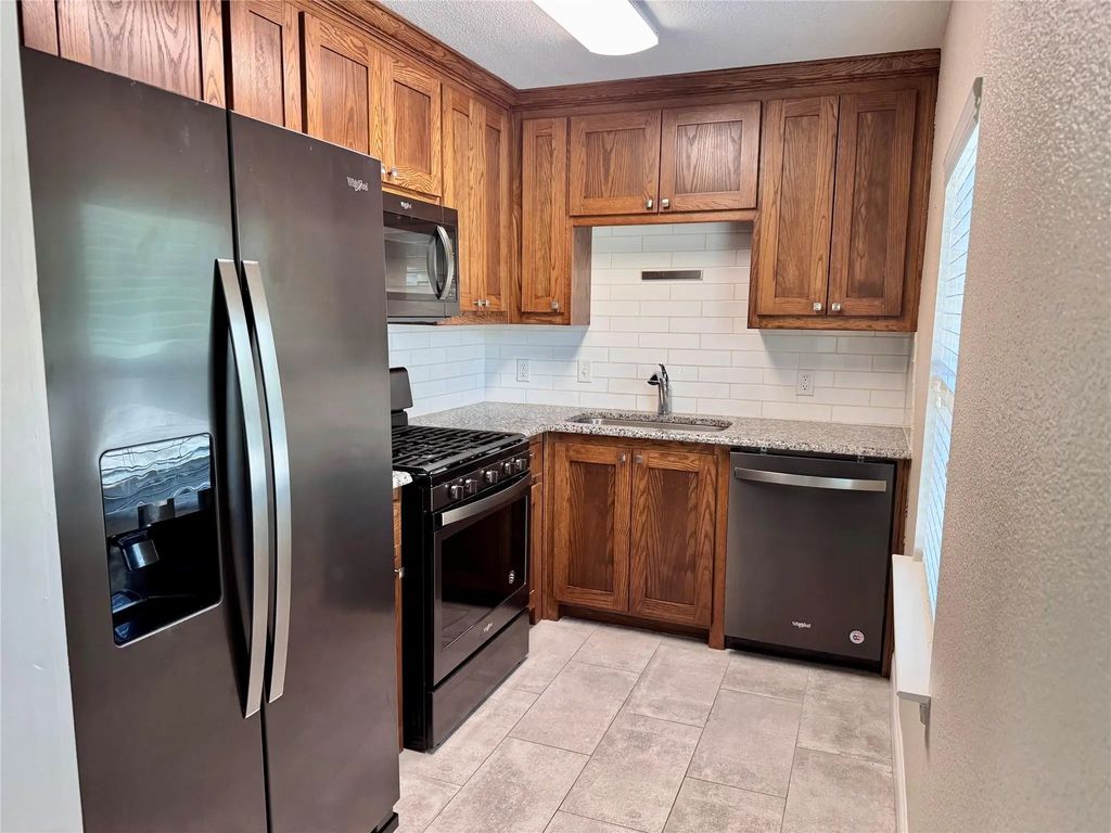 1017 Keith Pumphrey Drive, River Oaks