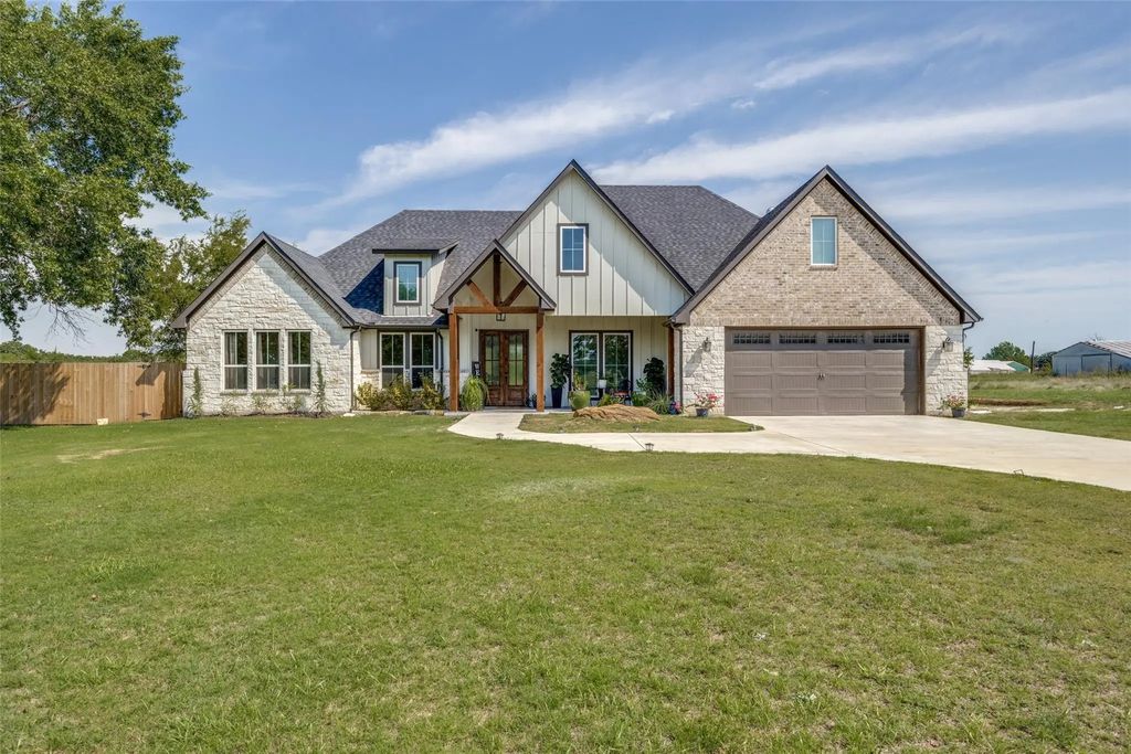 9425 Dripping Springs Road, Denison