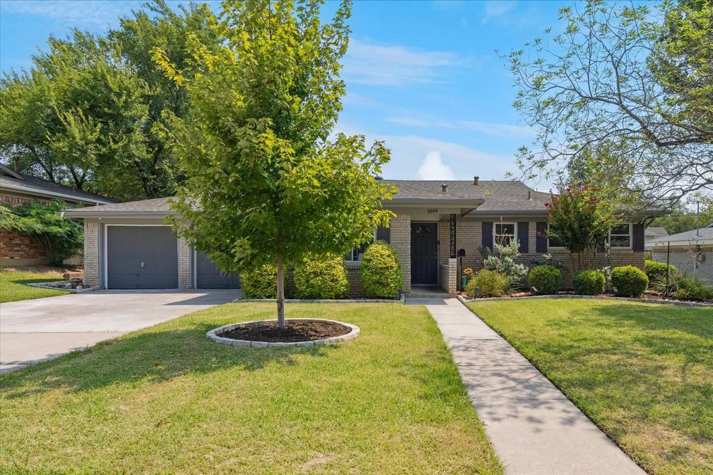 5004 Wyoming Trail, North Richland Hills
