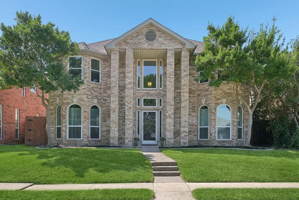 706 White Oak Street, Allen