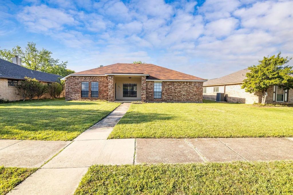 604 Rawhide Court, Plano