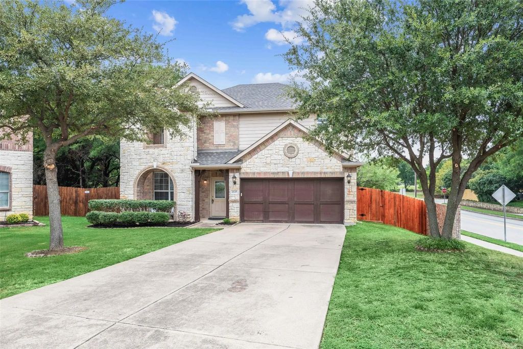 2537 Creek Villas Drive, Bedford
