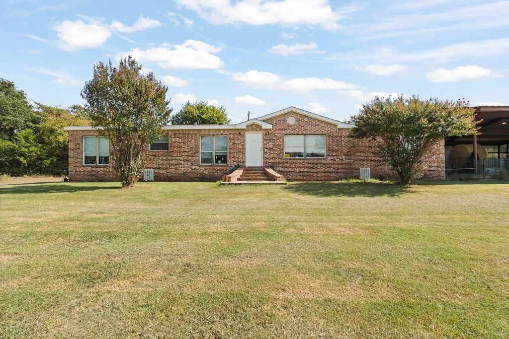 7200 S Highway 171, Grandview