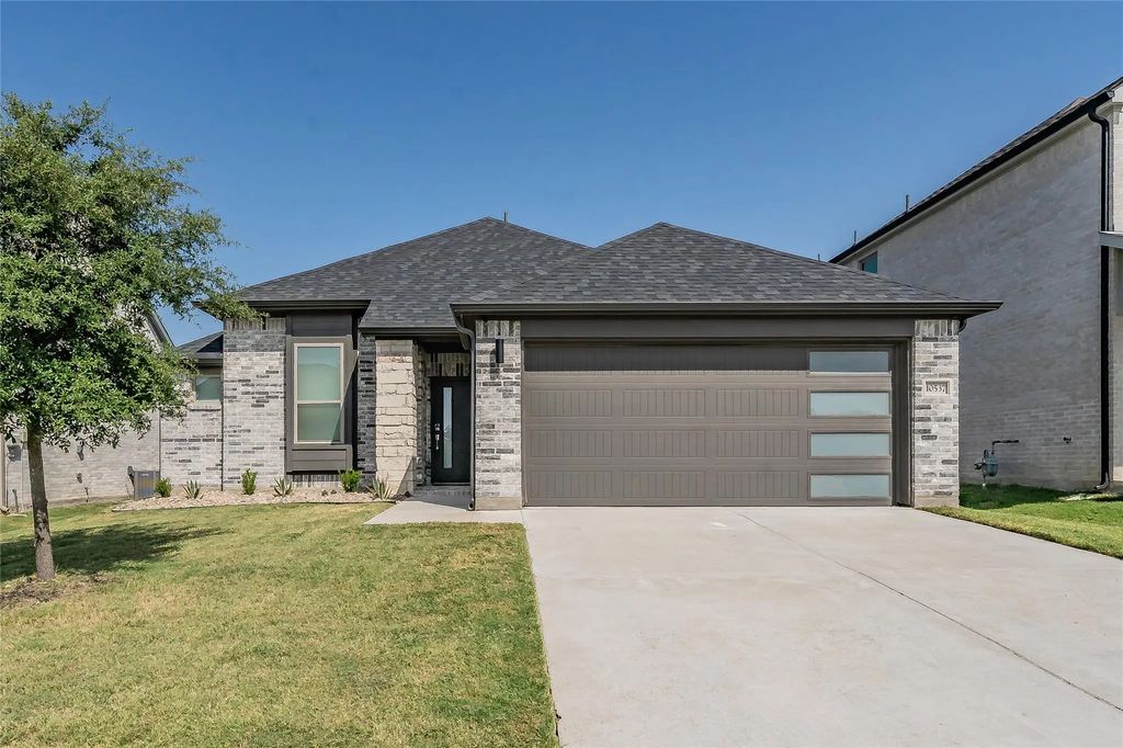 10537 Big Lagoon Drive, Fort Worth