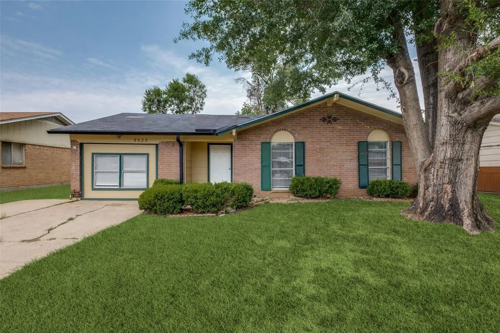9925 Kittyhawk Lane, Dallas