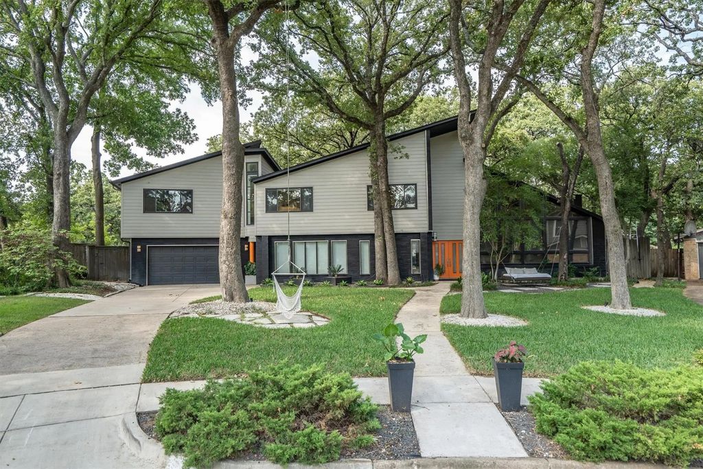 2841 West Court, Grapevine