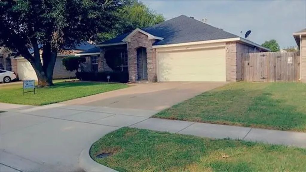 4457 Harpers Ferry Drive, Grand Prairie