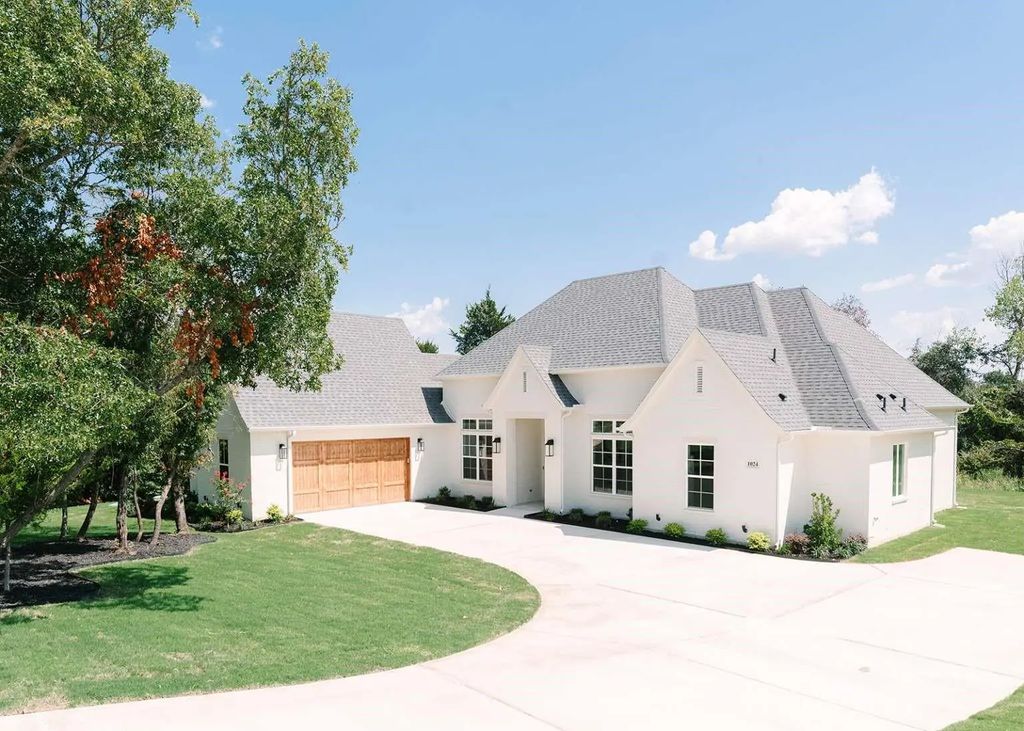 1024 Twin Creeks Drive, Weatherford
