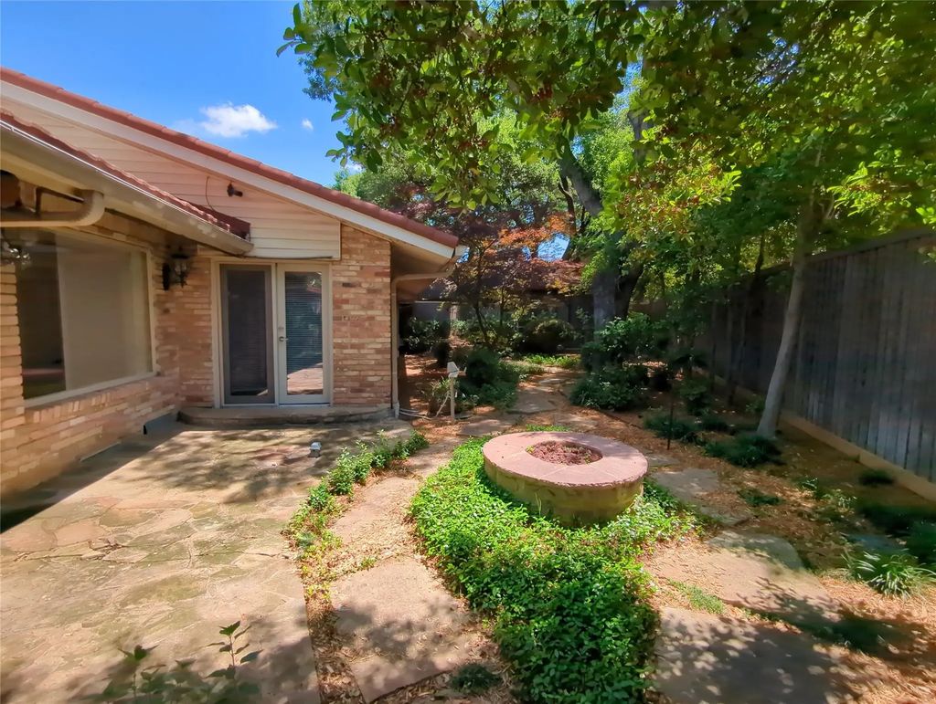 9115 Boedeker Circle, Dallas