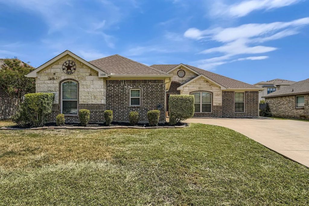 108 Atlantic Avenue, Waxahachie