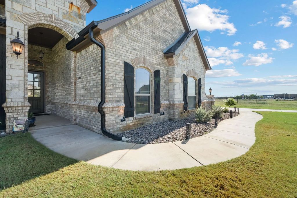 3032 Perkins Lane, Weatherford