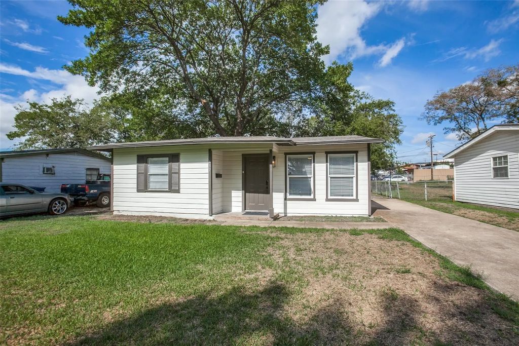 637 N 4th Street, Garland