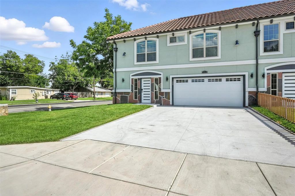 936 Elwood Road, Irving
