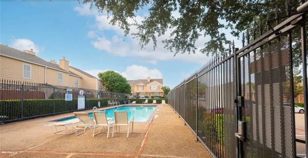 2500 E Park Boulevard O10, Plano