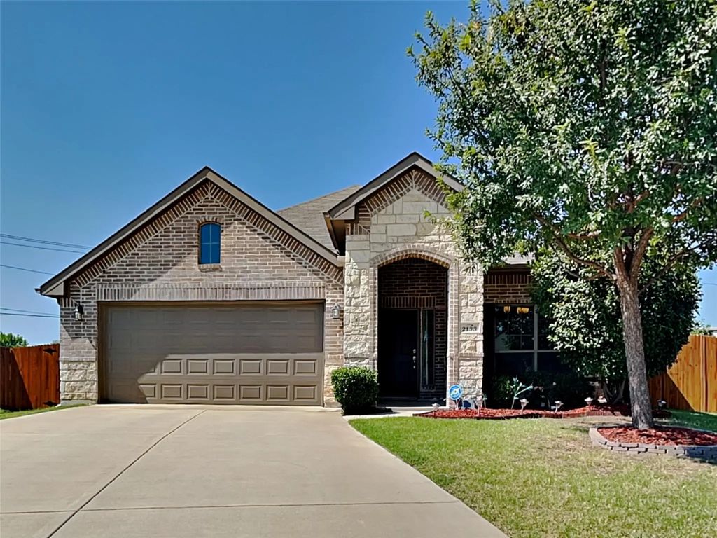 2133 Blakely Court, Fort Worth