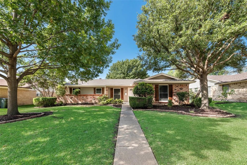 4925 Pinehurst Drive, Garland
