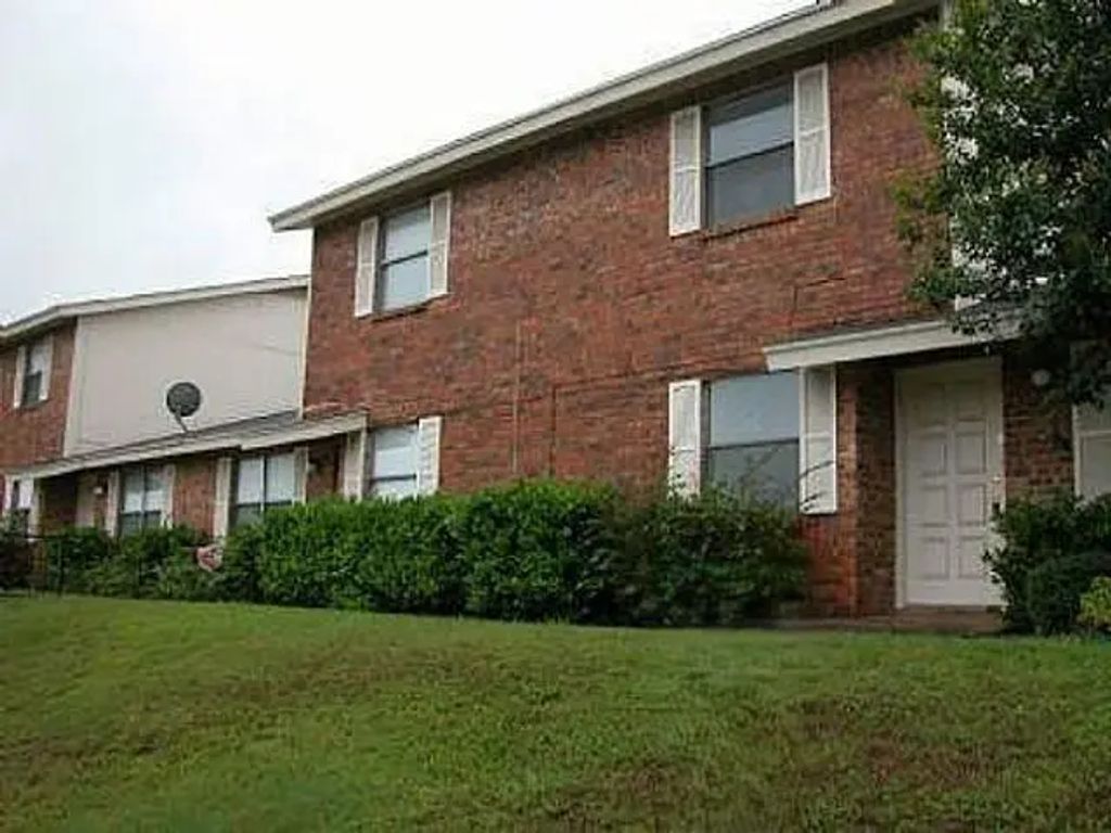 2713 Hurstview Drive, Hurst