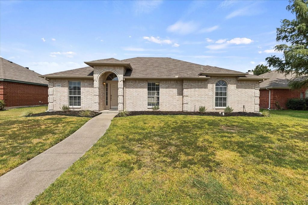 7305 Caruth Drive, Rowlett