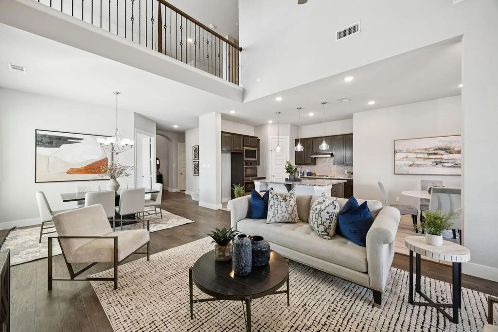 620 Pemberton, Anna