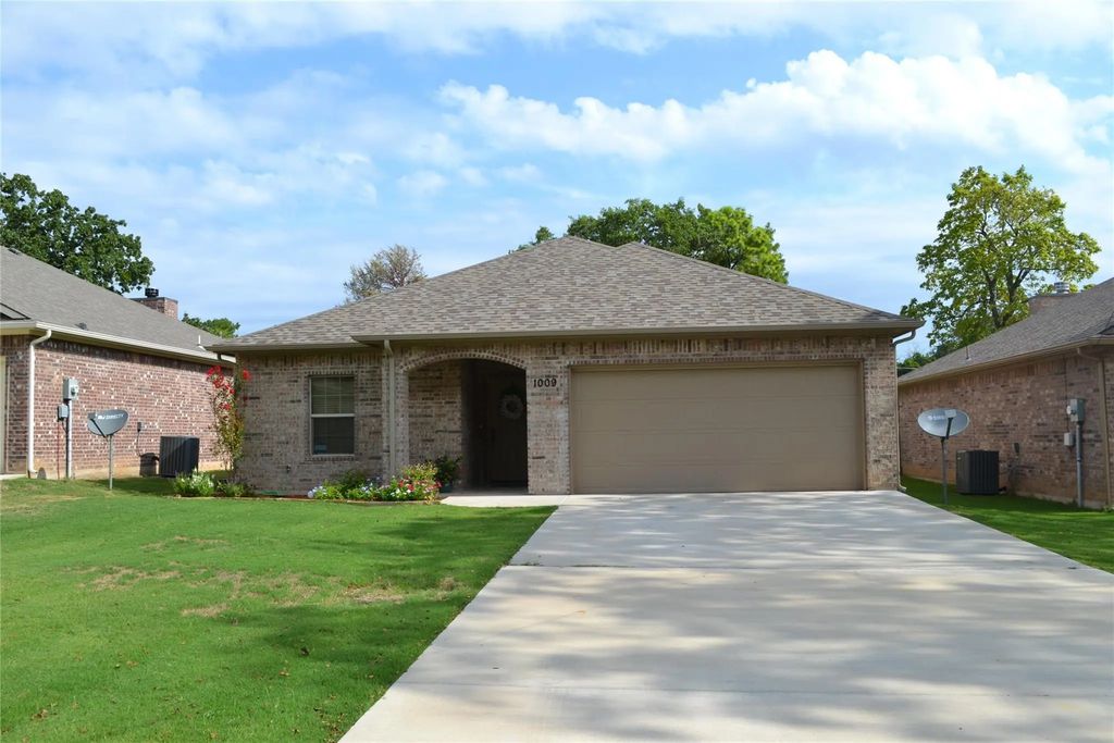 1009 Rice Street, Denison