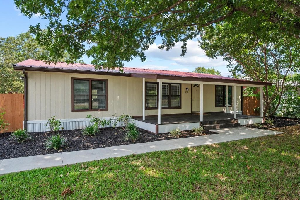 207 Rock Creek Street, Red Oak