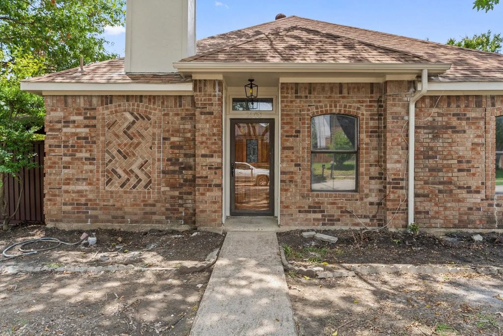 2148 Falcon Ridge Drive, Carrollton