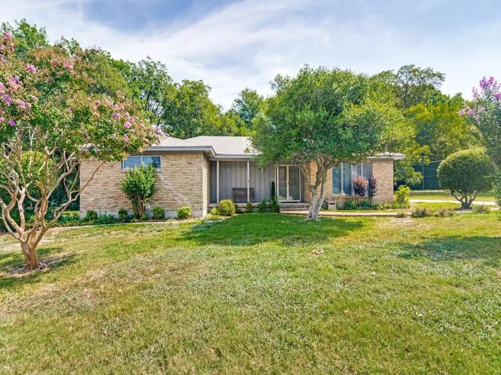 5302 Murphy Road, Sachse